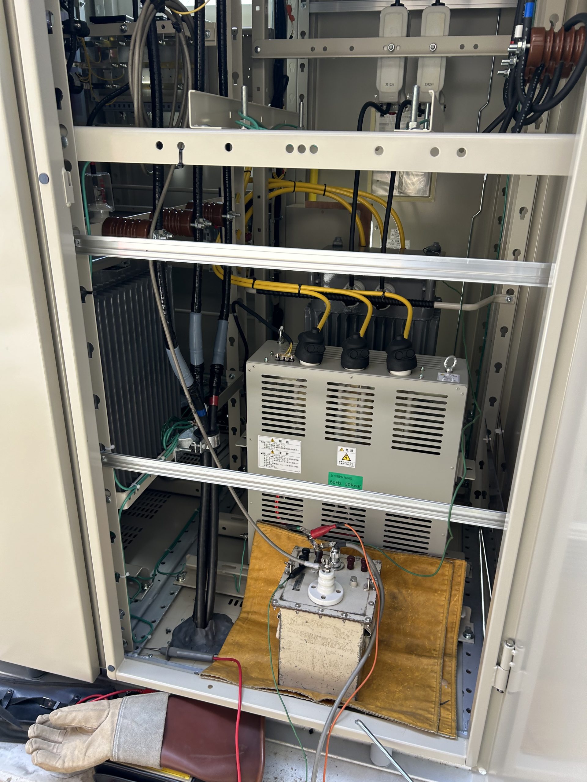 キュービクル竣工試験作業